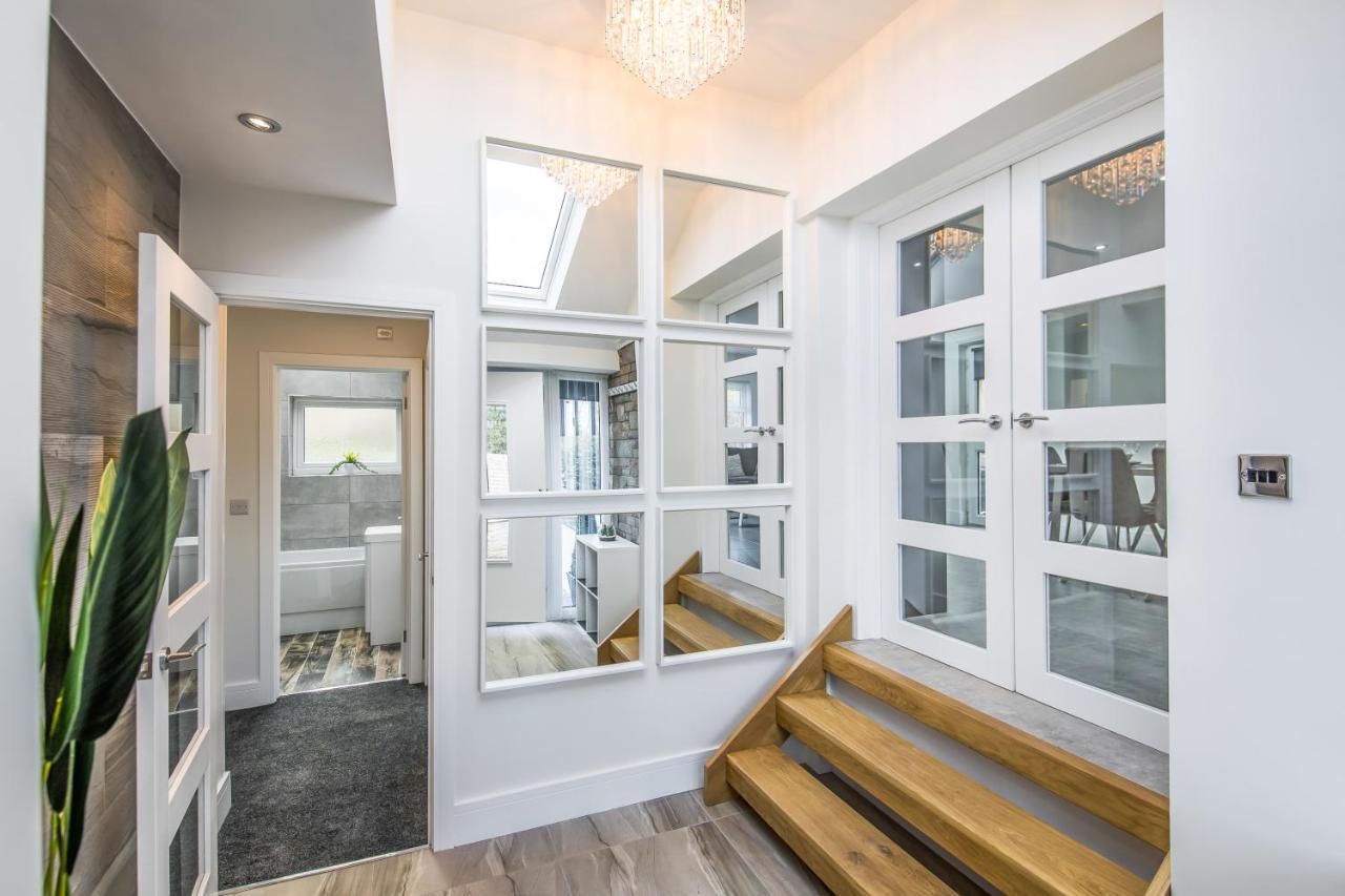 Luxury Property With Hot Tub And Sea Views Oystermouth Dış mekan fotoğraf